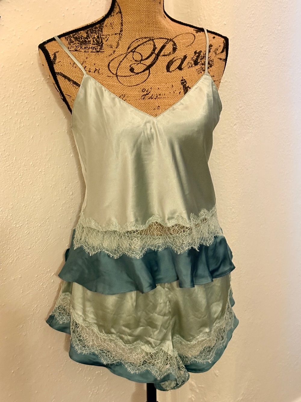 NWT Victoria's Secret Pastel Mint Green & Aqua Blue Colorblock Satin & Lace Cami - Picture 1 of 14